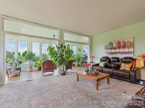 1401 Fleetwood Plaza #1