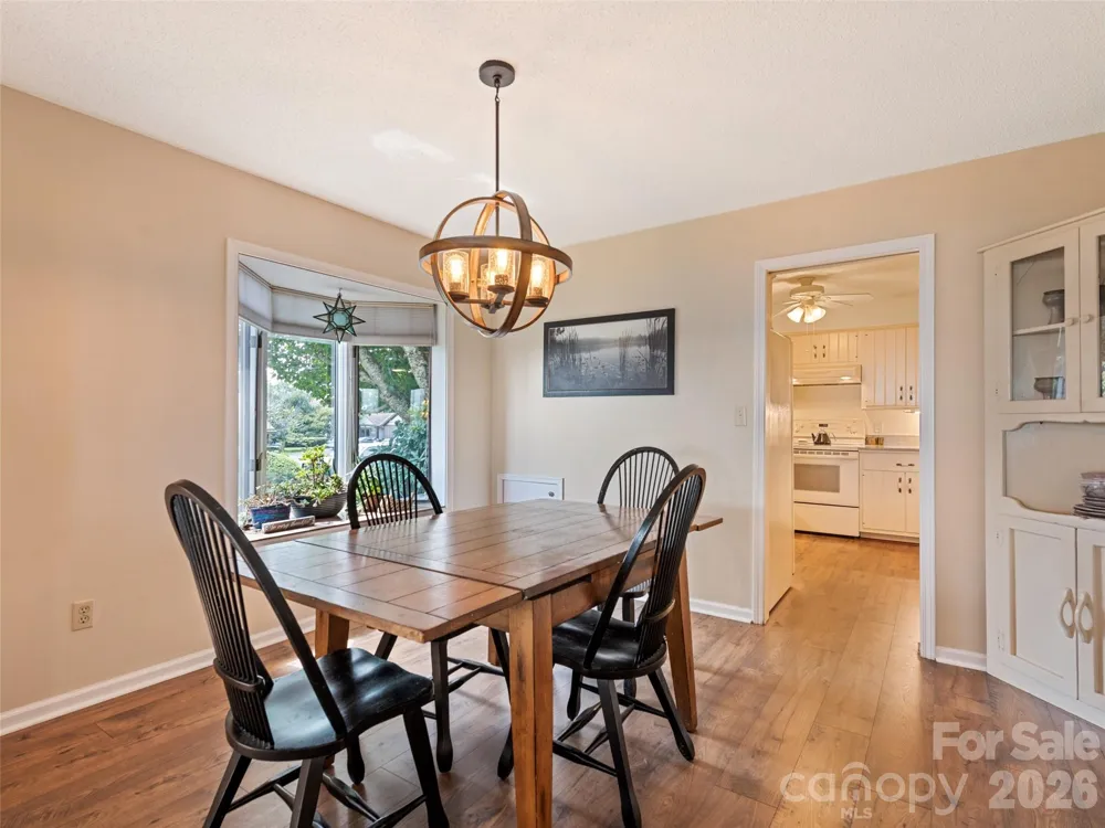 602 Fleetwood Plaza Hendersonville, NC 28739
