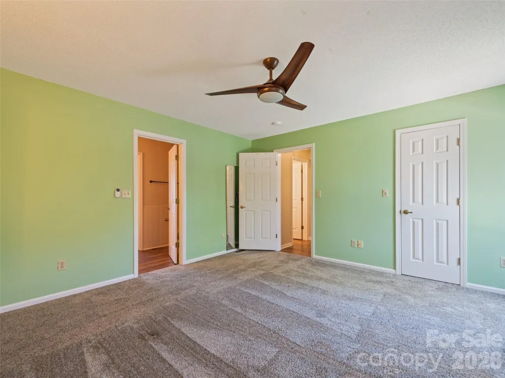 602 Fleetwood Plaza Hendersonville, NC 28739