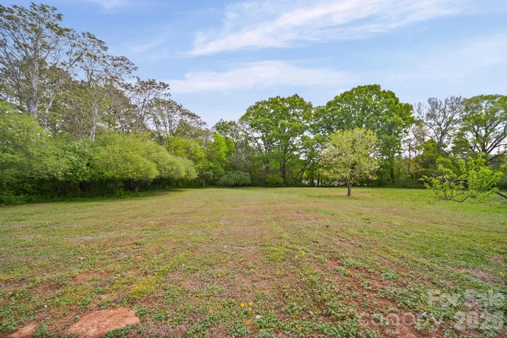 8592 Amanda Lane Norwood, NC 28128