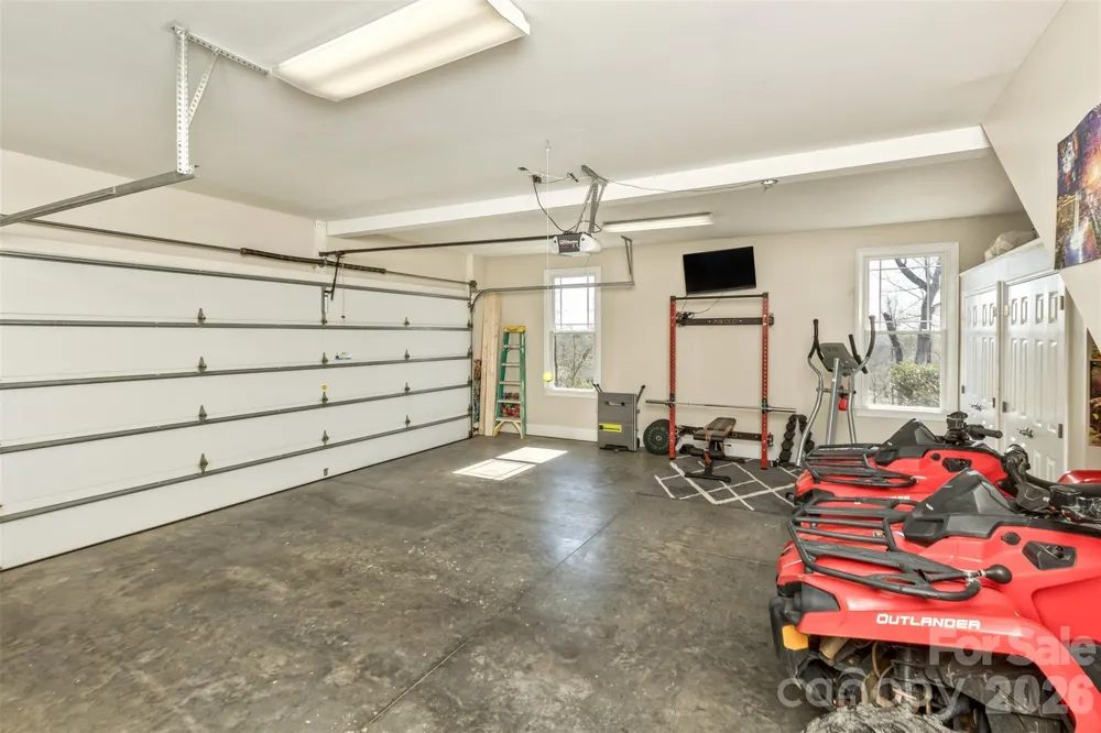 378 & 374 Collinsville Road Columbus, NC 28722