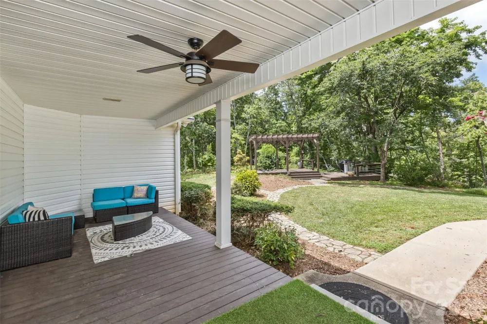 378 & 374 Collinsville Road Columbus, NC 28722