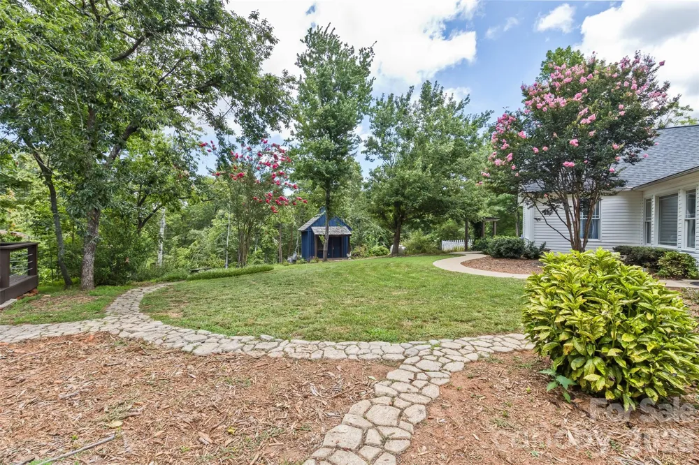 378 & 374 Collinsville Road Columbus, NC 28722
