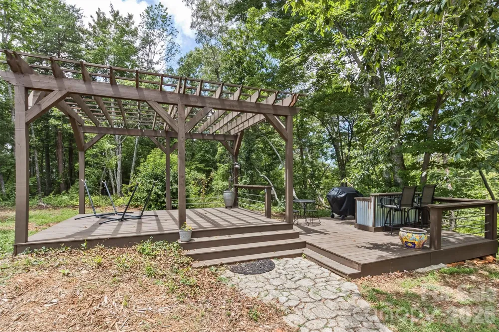 378 & 374 Collinsville Road Columbus, NC 28722