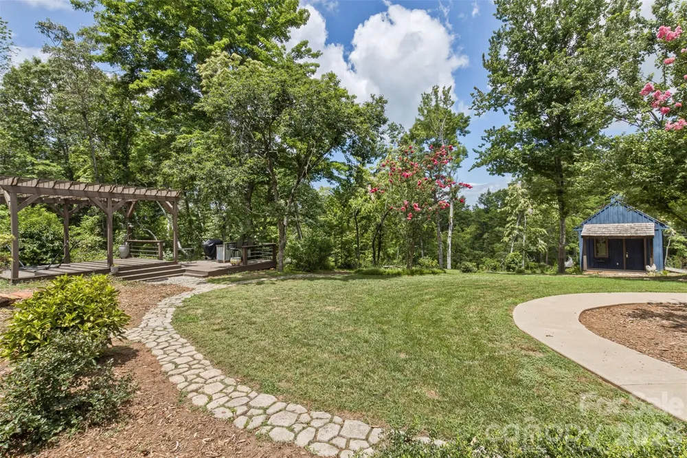 378 & 374 Collinsville Road Columbus, NC 28722