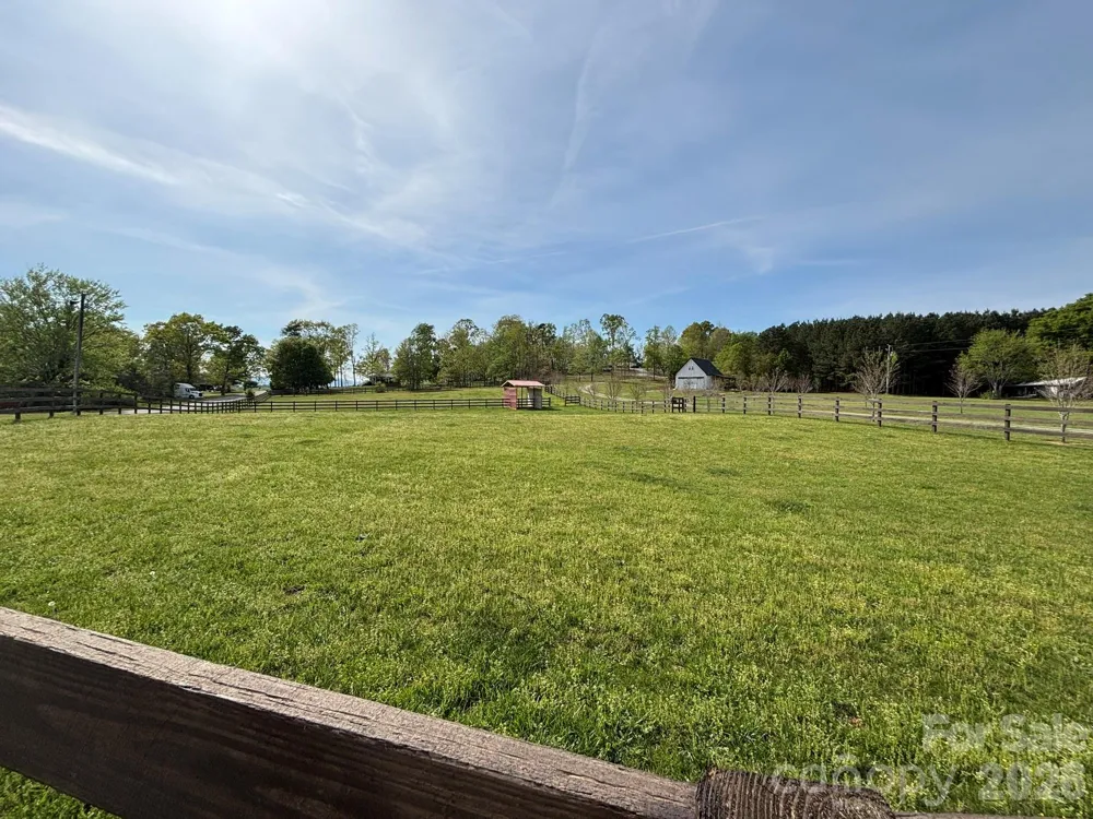 378 & 374 Collinsville Road Columbus, NC 28722