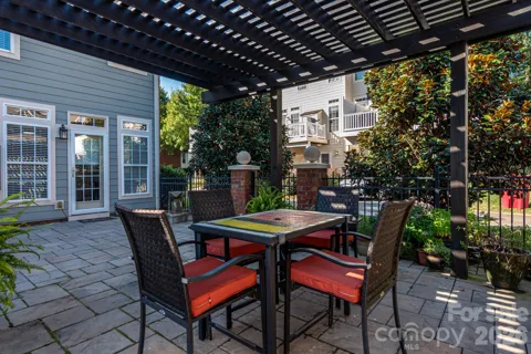 438 Magnolia Street