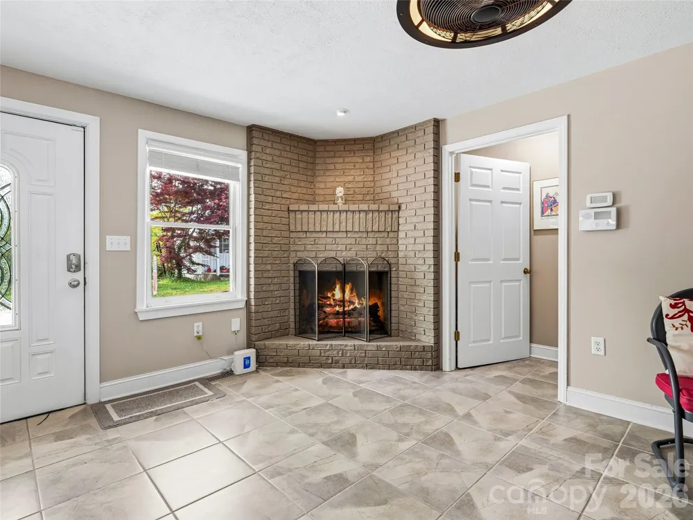 102 Havnaers Point Lake Lure, NC 28746
