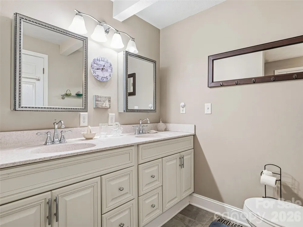 102 Havnaers Point Lake Lure, NC 28746
