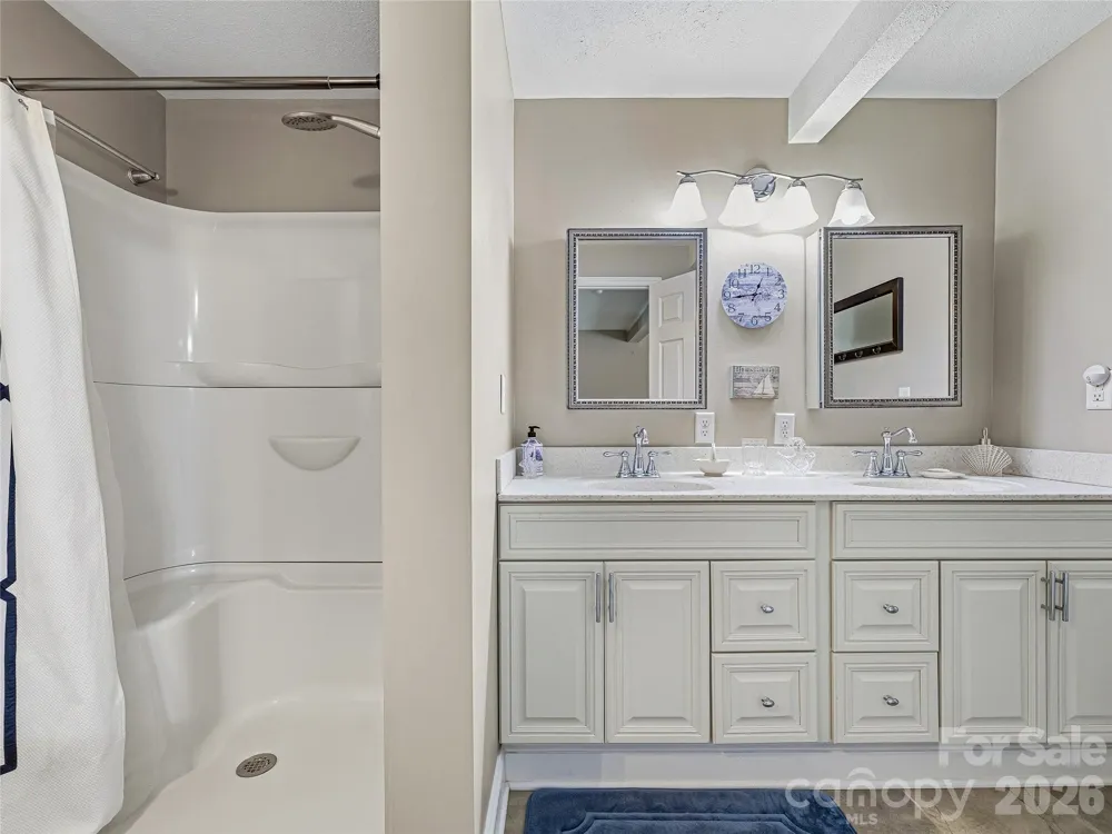 102 Havnaers Point Lake Lure, NC 28746