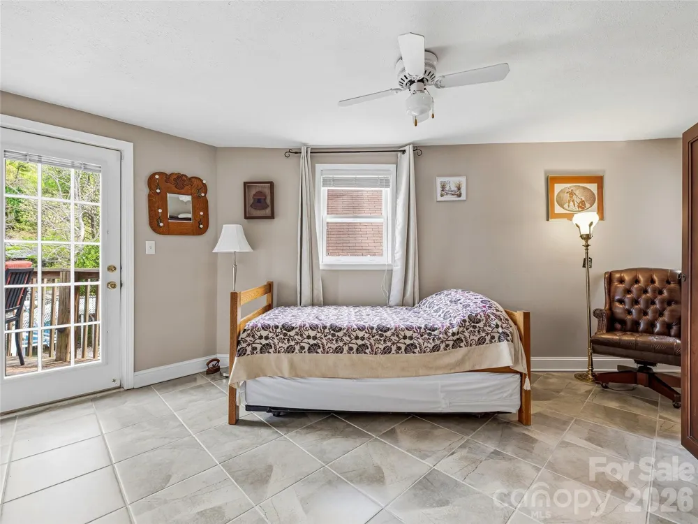 102 Havnaers Point Lake Lure, NC 28746