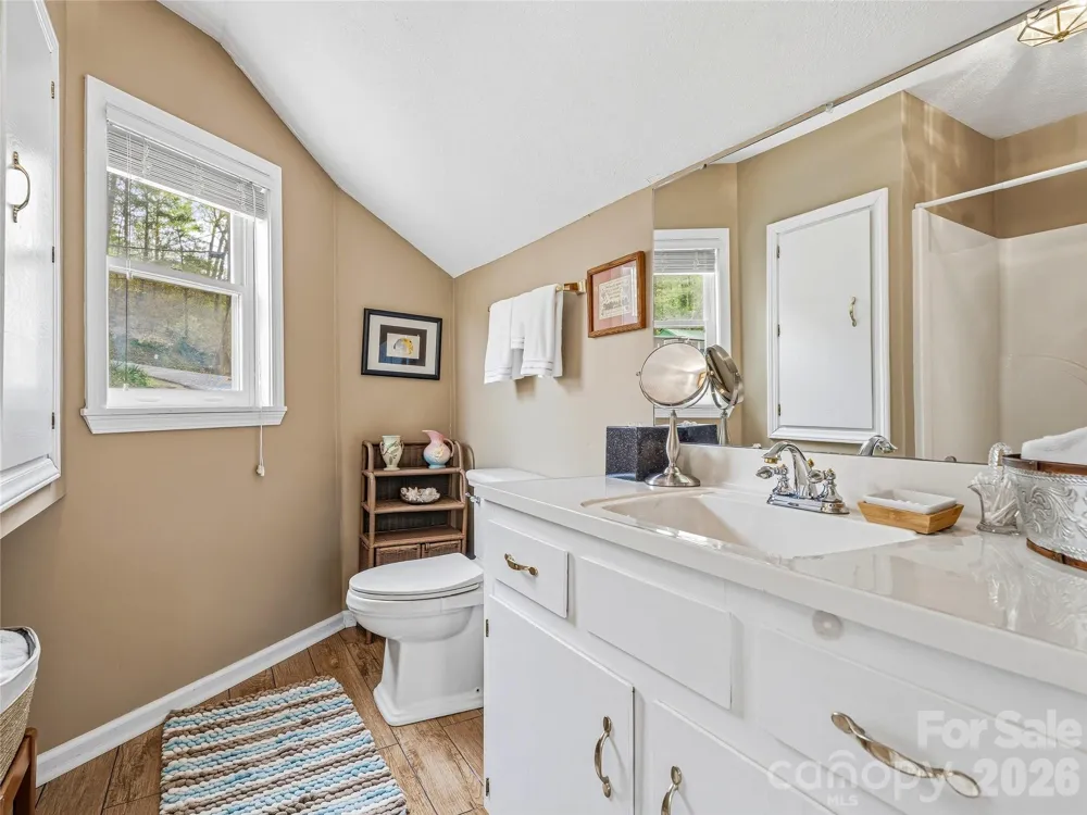 102 Havnaers Point Lake Lure, NC 28746