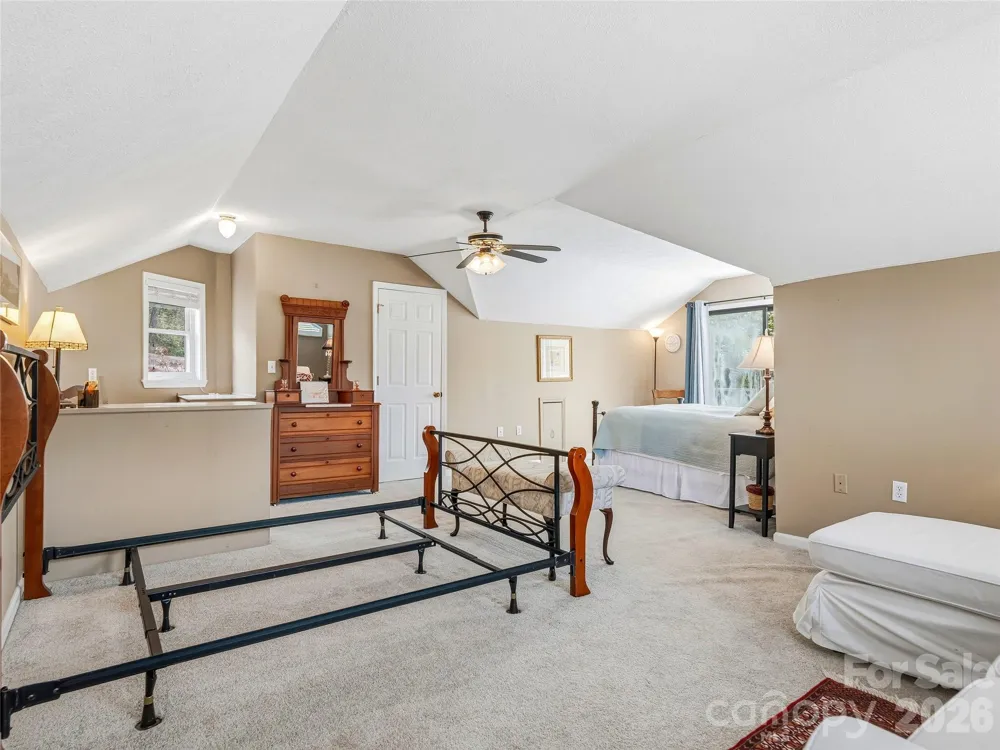 102 Havnaers Point Lake Lure, NC 28746