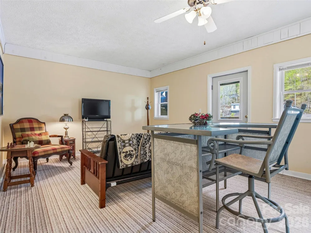 102 Havnaers Point Lake Lure, NC 28746