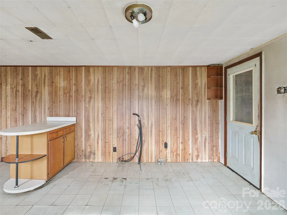 2432 Grapevine Road Marshall, NC 28753