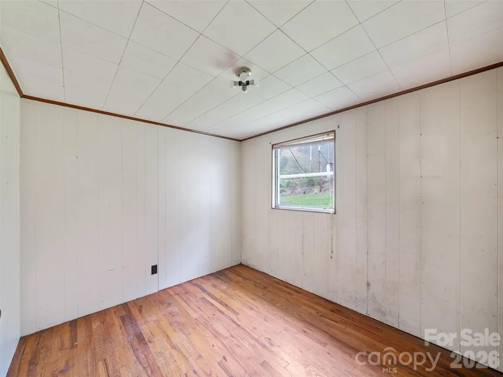 2432 Grapevine Road Marshall, NC 28753