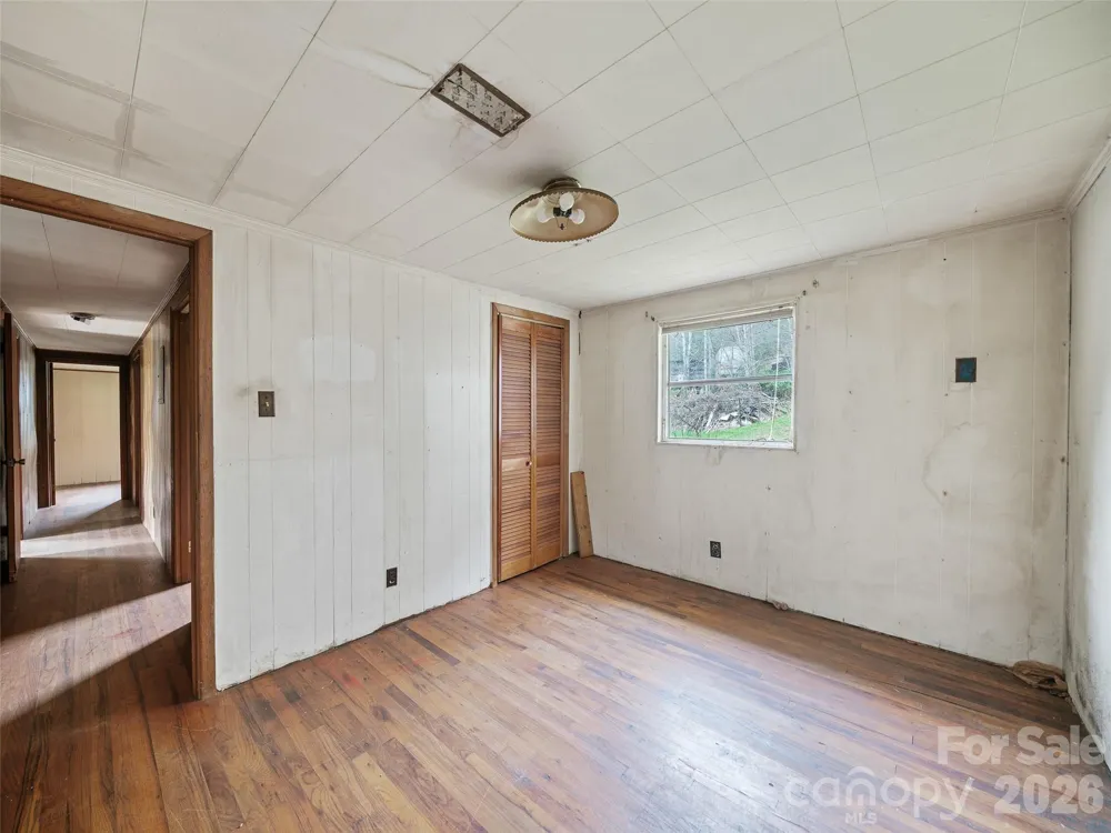2432 Grapevine Road Marshall, NC 28753