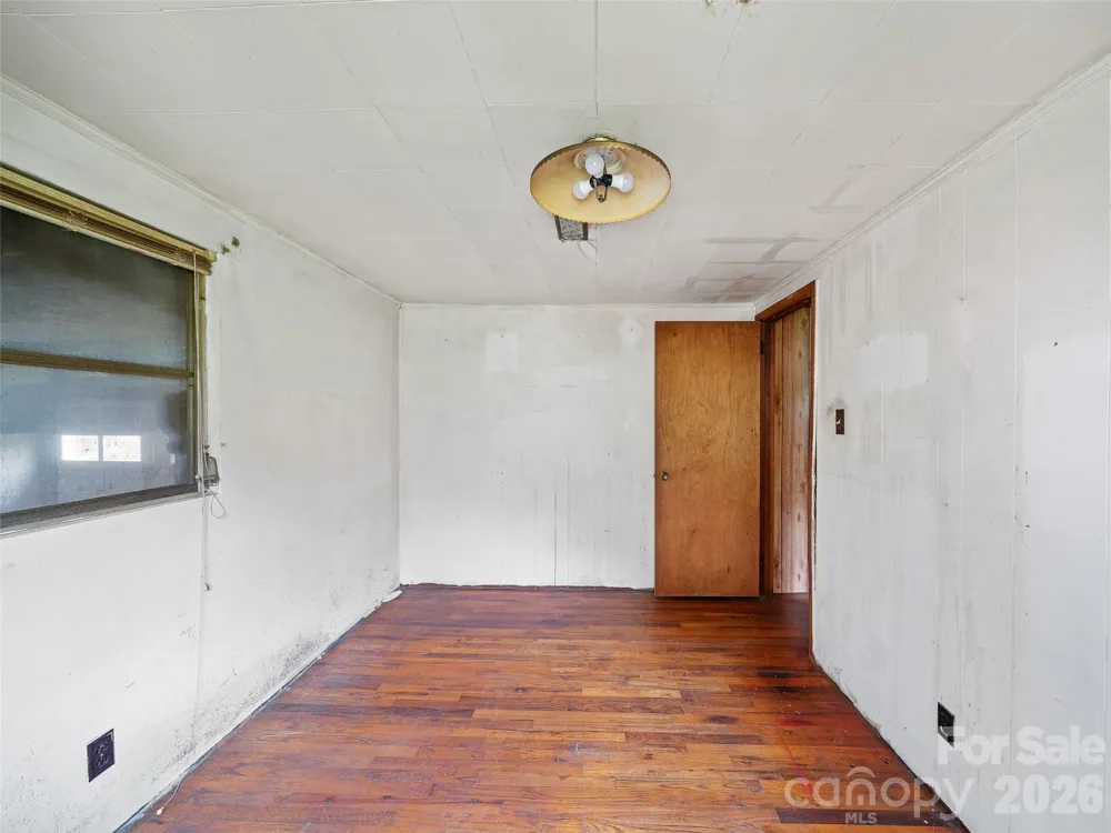 2432 Grapevine Road Marshall, NC 28753