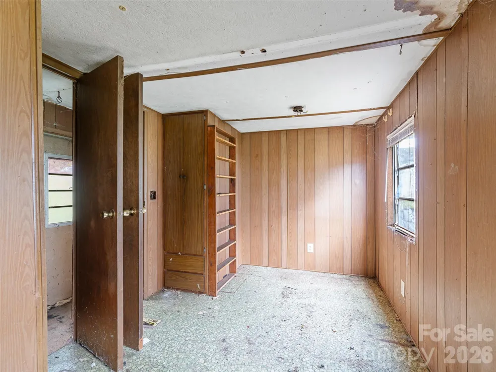 2432 Grapevine Road Marshall, NC 28753