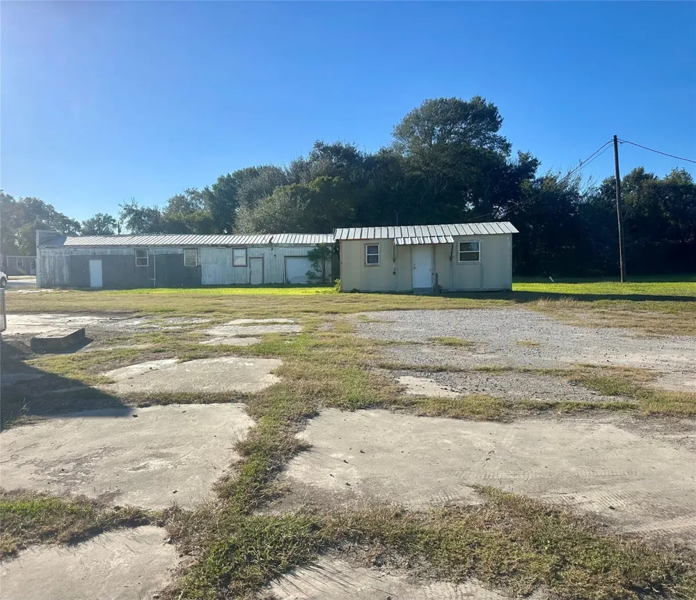 2089 Canal St Port Arthur, TX 77640