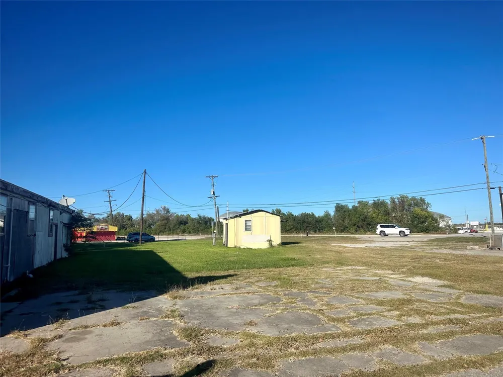 2089 Canal St Port Arthur, TX 77640