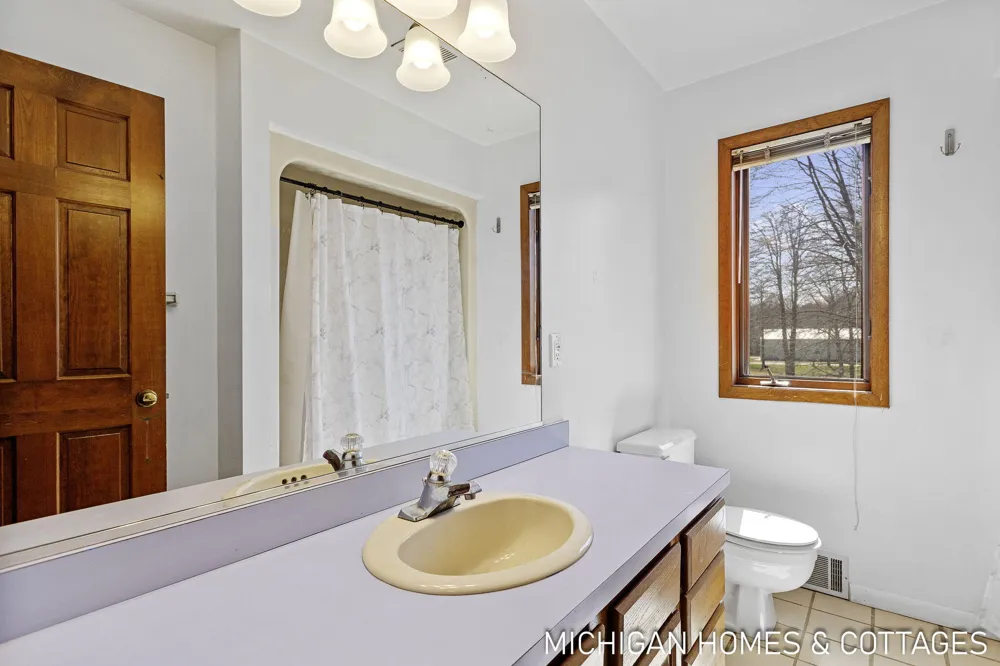 1661 68th Street Fennville, MI 49408