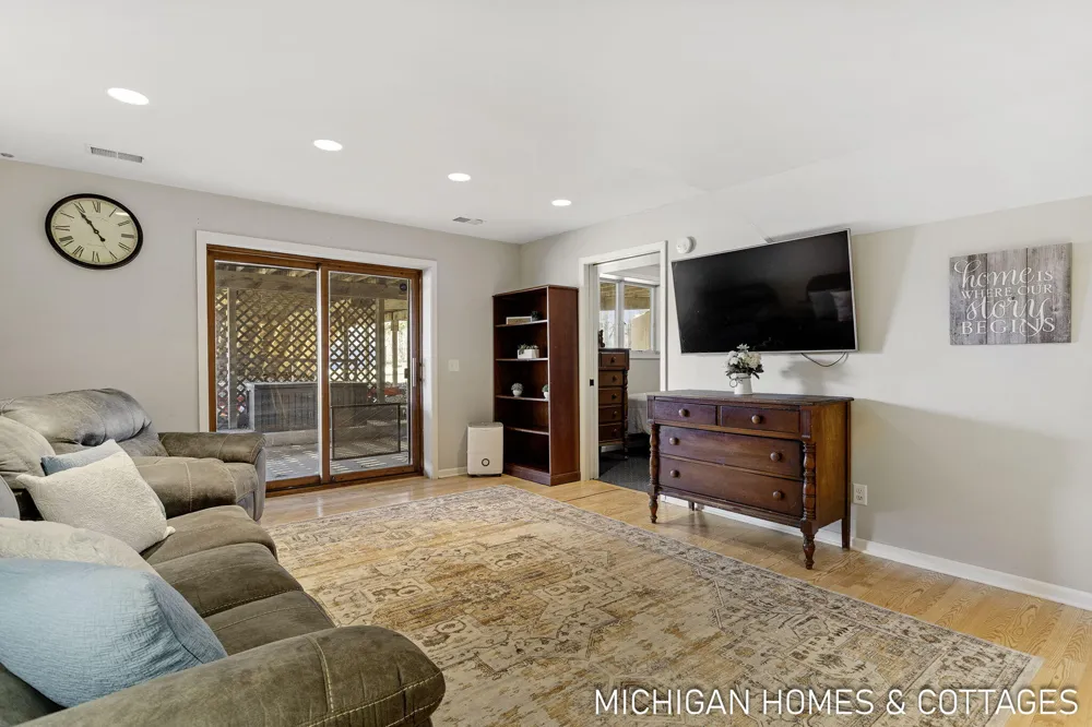 1661 68th Street Fennville, MI 49408