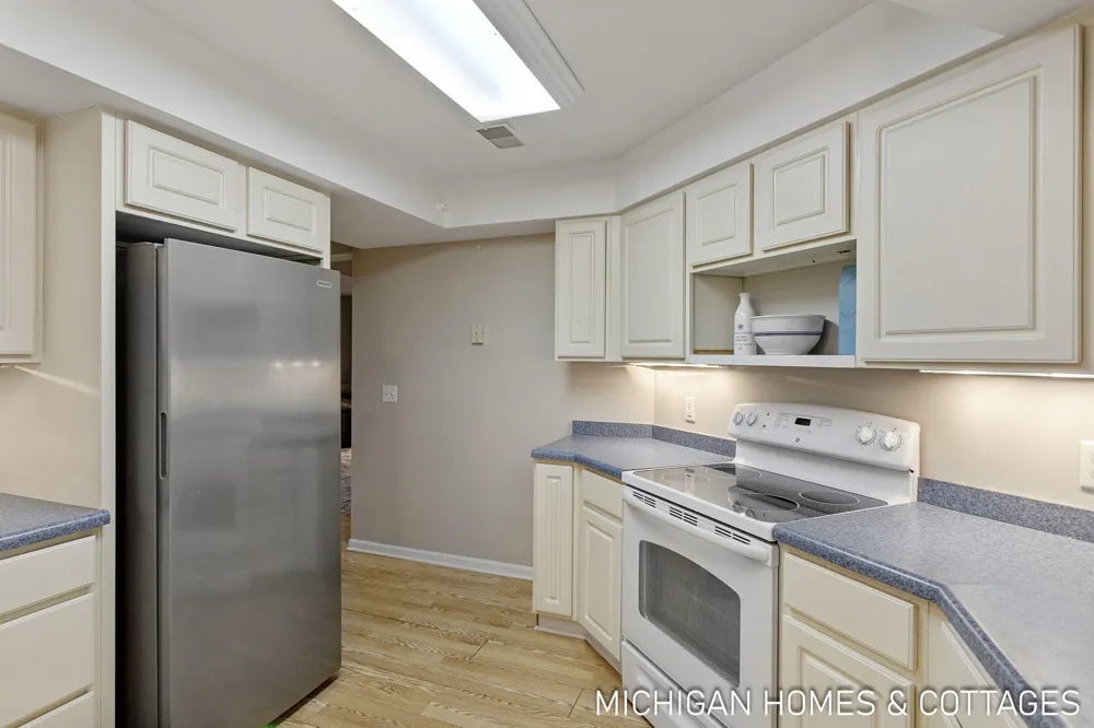 1661 68th Street Fennville, MI 49408