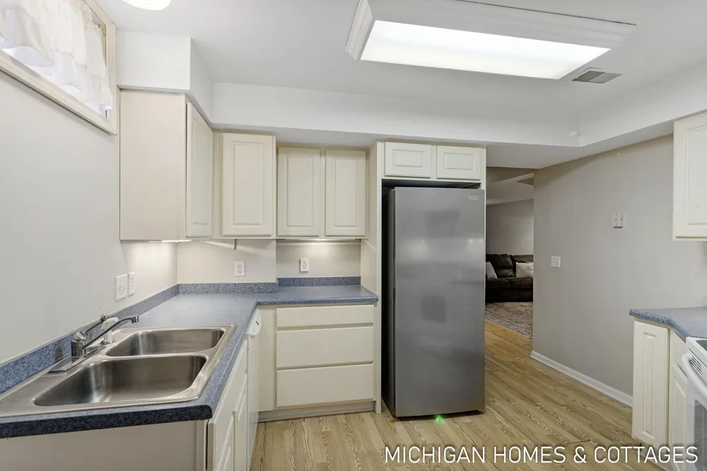 1661 68th Street Fennville, MI 49408