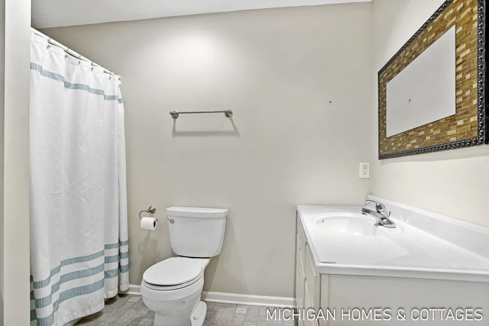 1661 68th Street Fennville, MI 49408