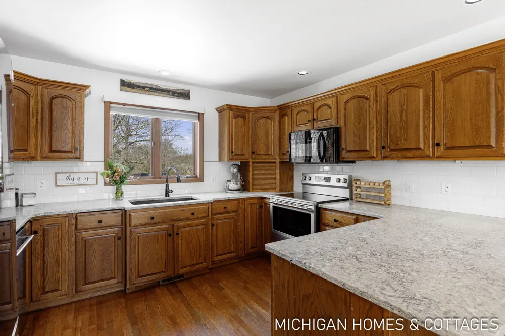 1661 68th Street Fennville, MI 49408