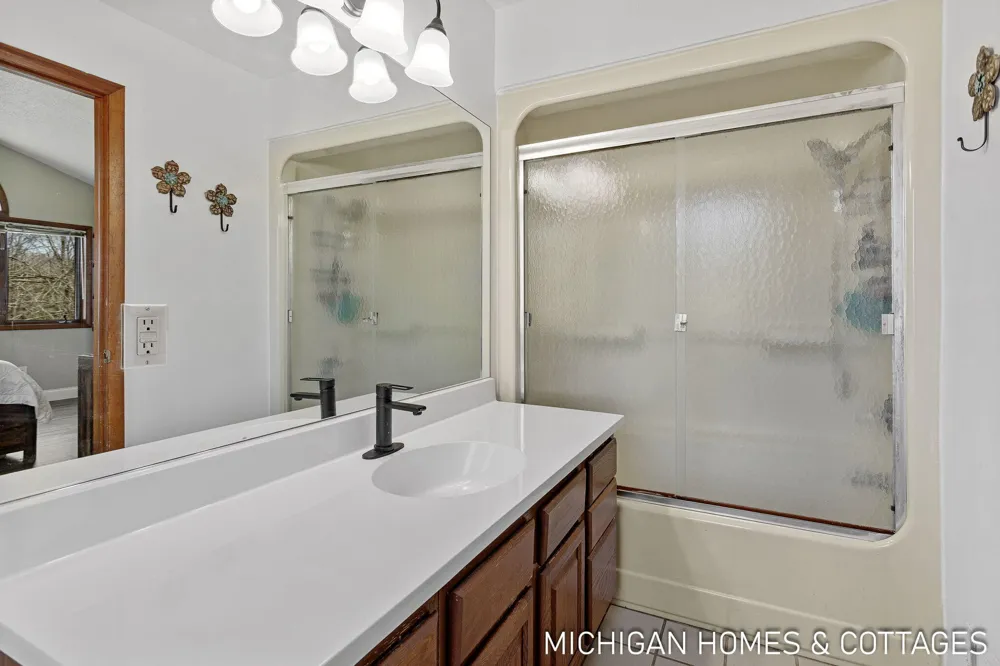 1661 68th Street Fennville, MI 49408