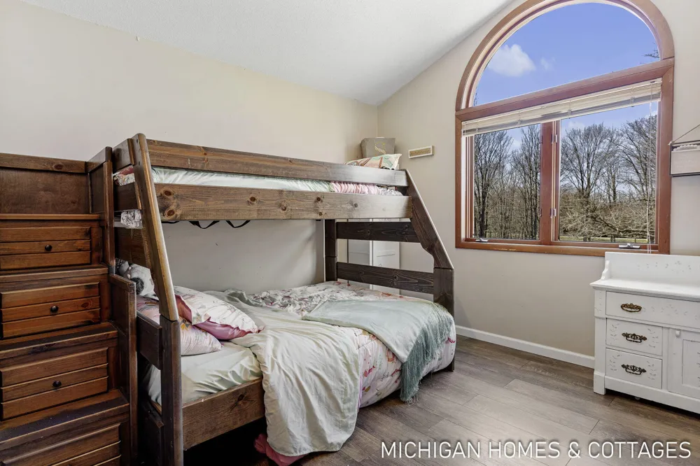 1661 68th Street Fennville, MI 49408