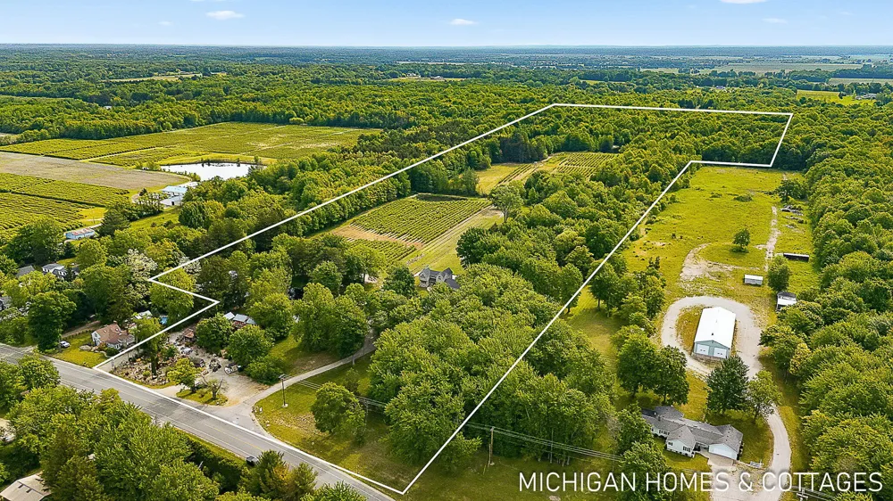 1661 68th Street Fennville, MI 49408