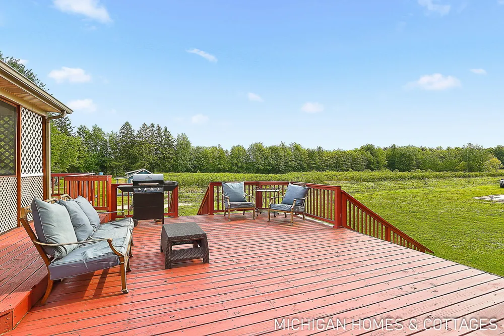 1661 68th Street Fennville, MI 49408