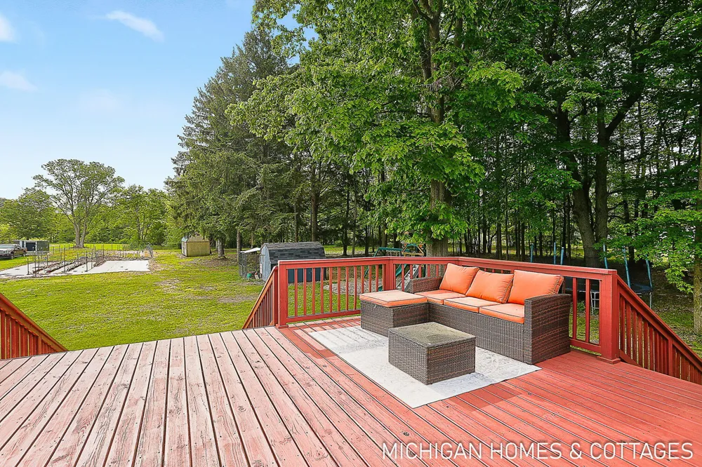 1661 68th Street Fennville, MI 49408