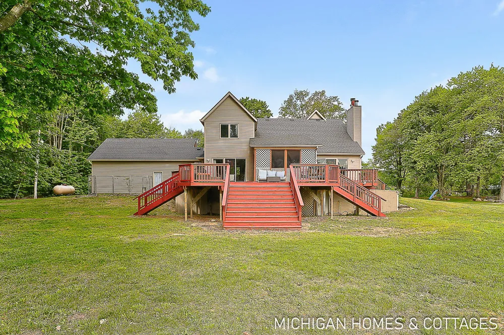 1661 68th Street Fennville, MI 49408