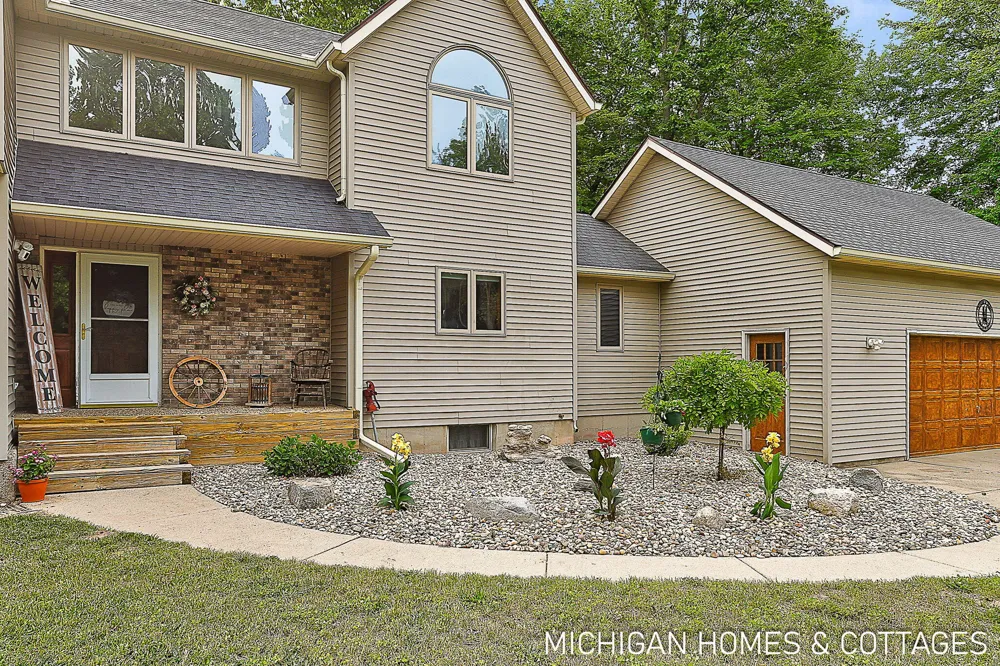 1661 68th Street Fennville, MI 49408