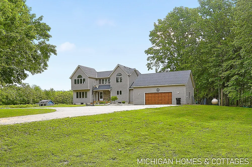 1661 68th Street Fennville, MI 49408
