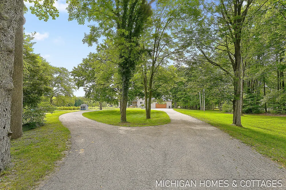 1661 68th Street Fennville, MI 49408