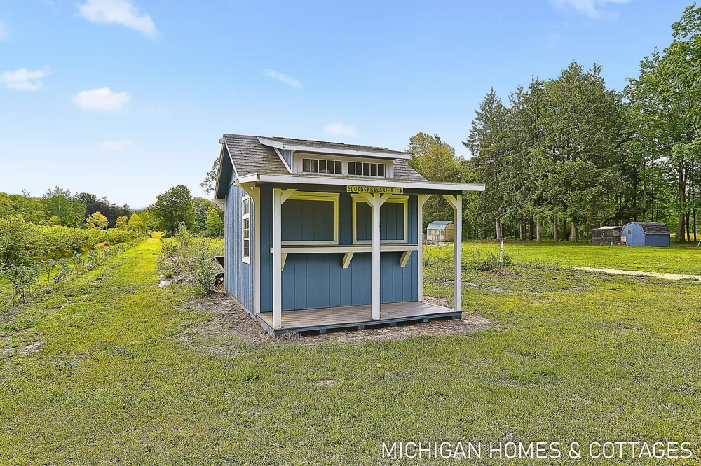 1661 68th Street Fennville, MI 49408