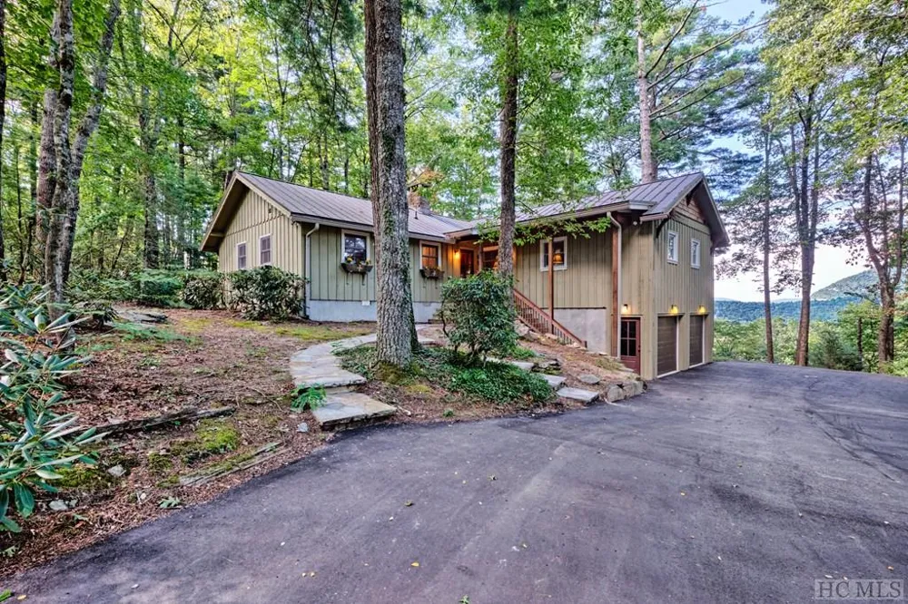 12 Watch Hill Lane Cashiers, NC 28717
