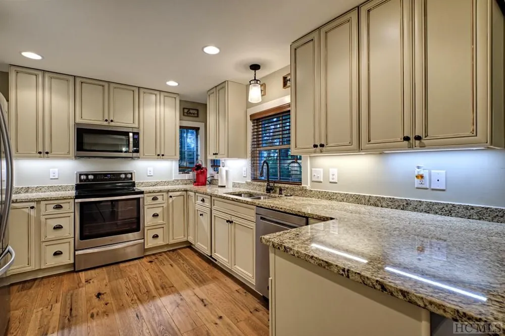 12 Watch Hill Lane Cashiers, NC 28717