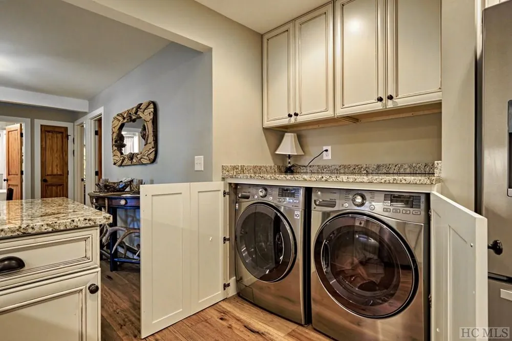 12 Watch Hill Lane Cashiers, NC 28717