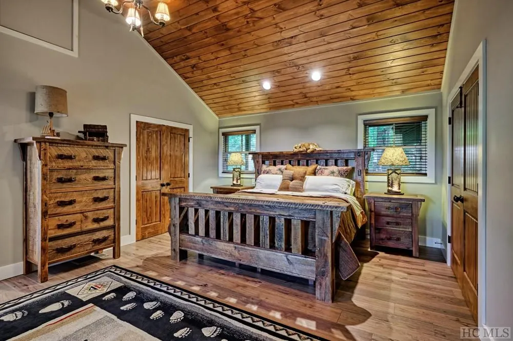 12 Watch Hill Lane Cashiers, NC 28717