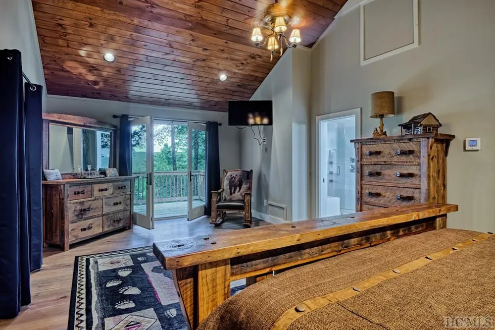 12 Watch Hill Lane Cashiers, NC 28717
