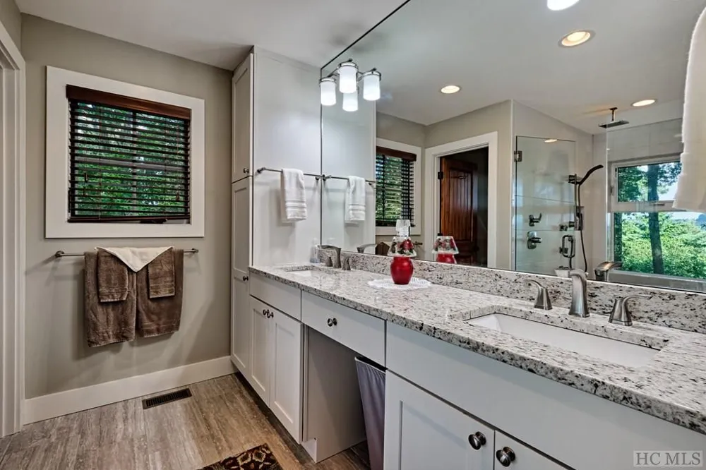 12 Watch Hill Lane Cashiers, NC 28717