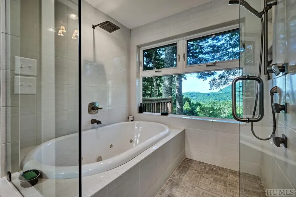 12 Watch Hill Lane Cashiers, NC 28717