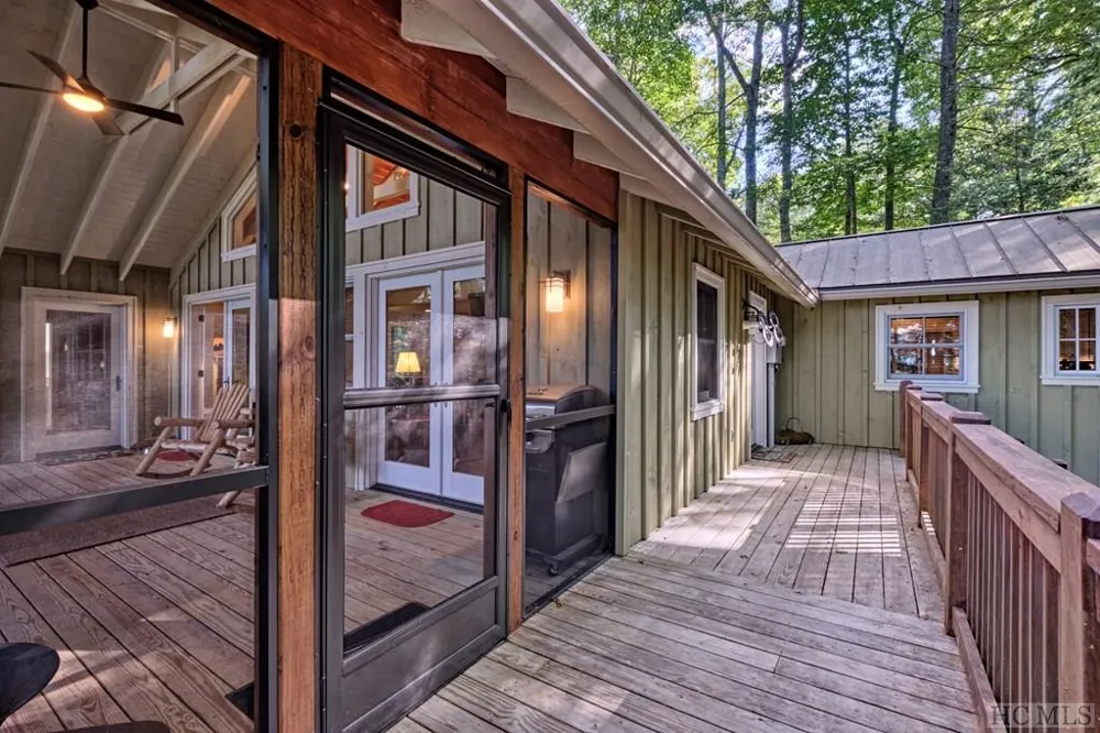 12 Watch Hill Lane Cashiers, NC 28717