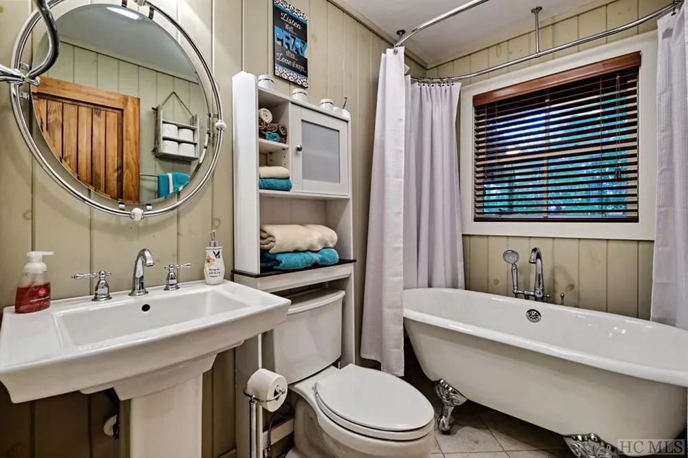 12 Watch Hill Lane Cashiers, NC 28717